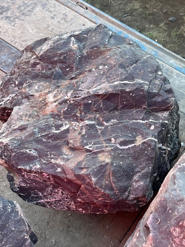 Камни для ландшафтного дизайна красно-фиолетовые 10-60 килограмм купить в Пласте