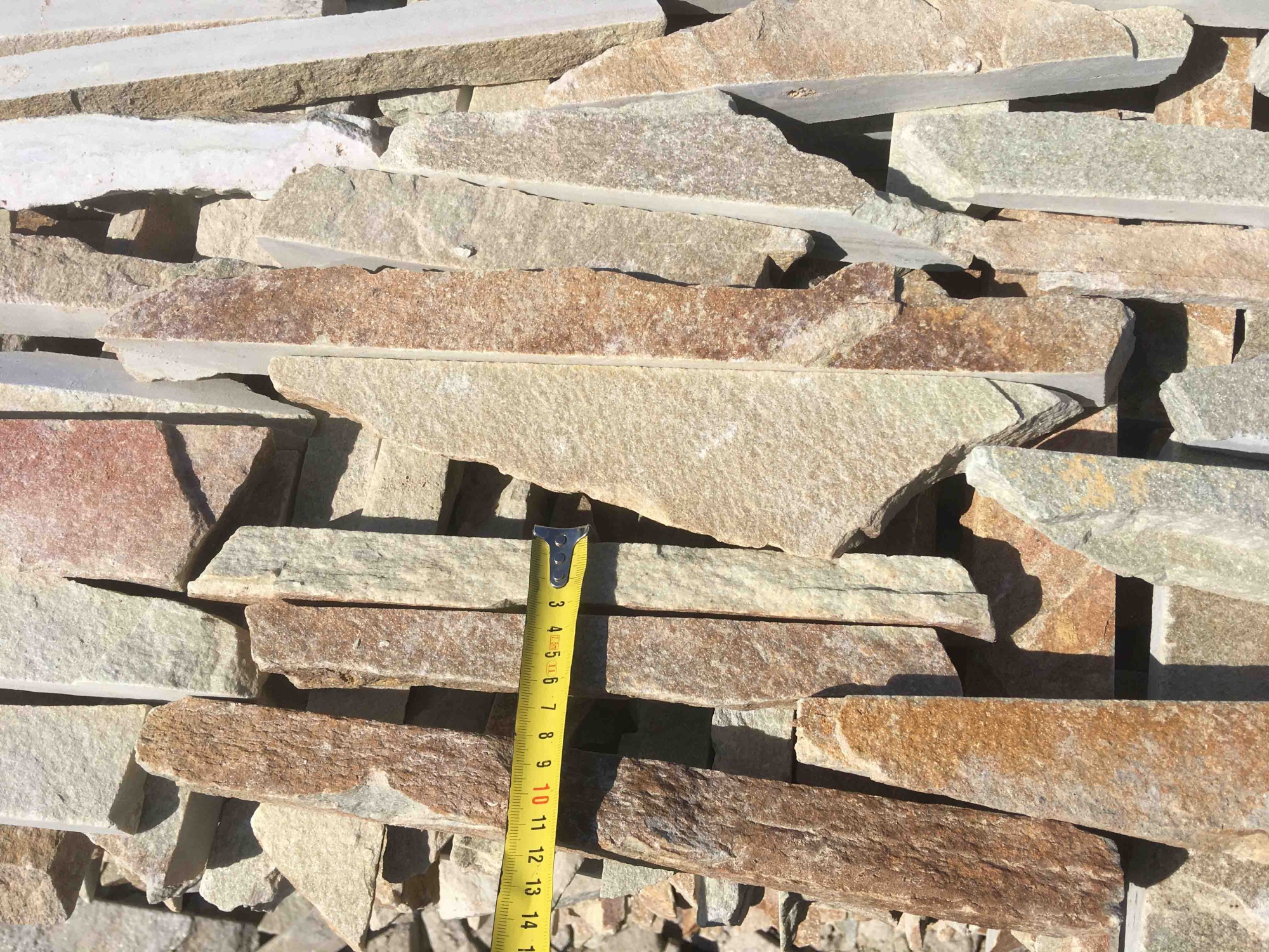 Горбушка златолит золотистый для облицовки купить в Пласте