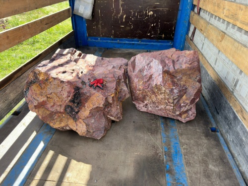 Ландшафтные глыбы красно-фиолетовые 200-1000 килограмм купить в Пласте