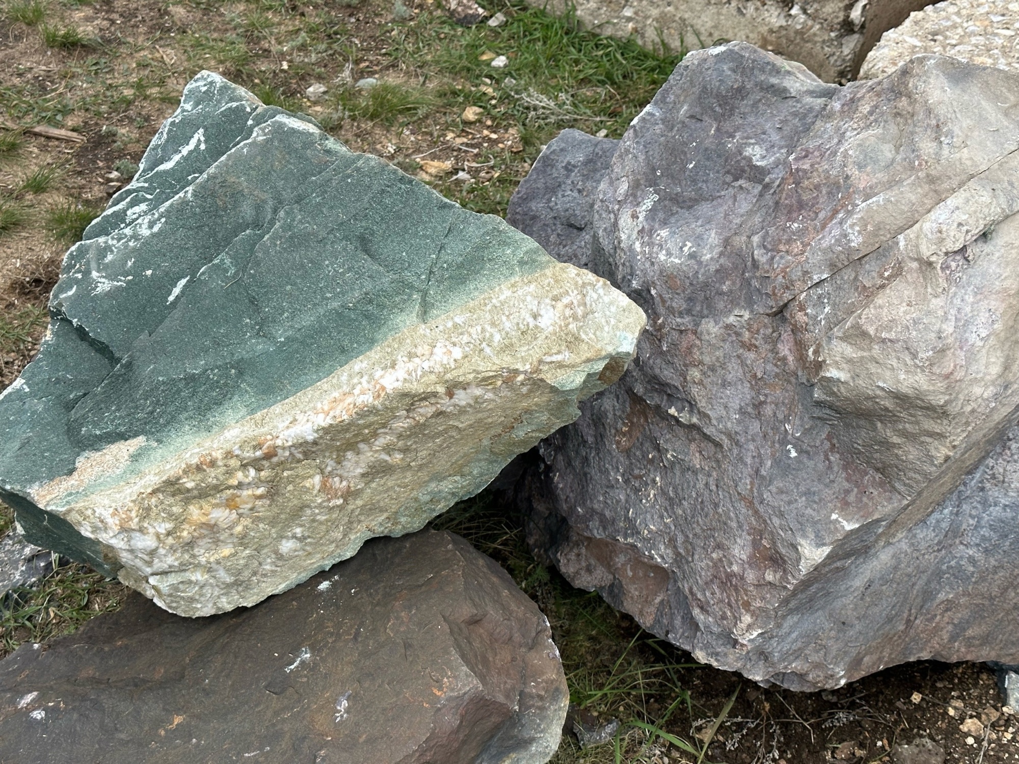 Камни для ландшафтного дизайна зелёные 10-60 килограмм купить в Пласте