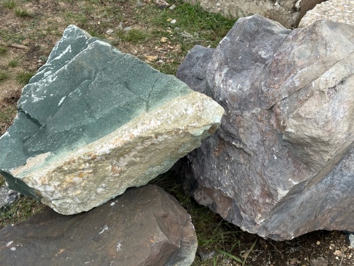 Камни для ландшафтного дизайна зелёные 10-60 килограмм купить в Пласте