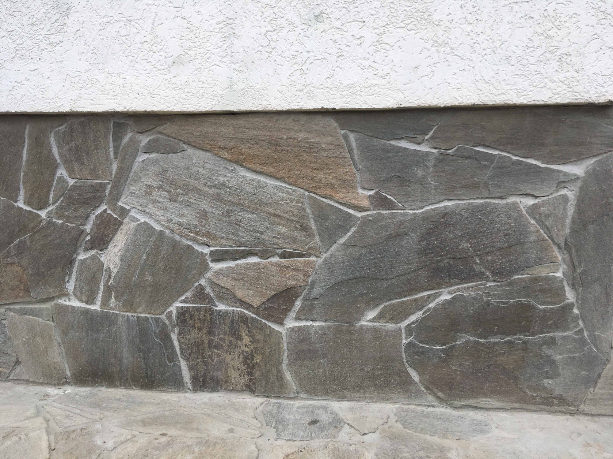 Плитняк златолит Уральский для цоколя, отмостки купить в Пласте