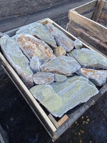 Златолит жёлтый, жёлто-зелёный глыбки и валуны для ланшафтного дизайна купить в Пласте