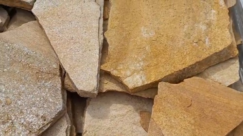 Плитняк златолит жёлтый для цоколя купить в Пласте
