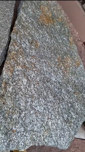 Плитняк златолит серебристый для цоколя, отмостки купить в Пласте