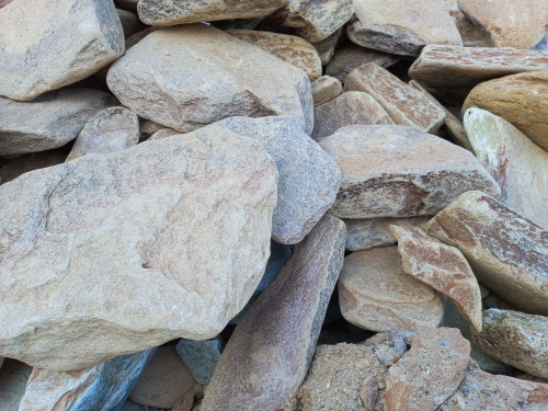 Златолит жёлтый, жёлто-зелёный глыбки и валуны для ланшафтного дизайна купить в Пласте