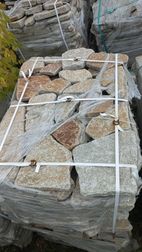 Плитняк галтованный гранитный для ландшафтного дизайна купить в Пласте