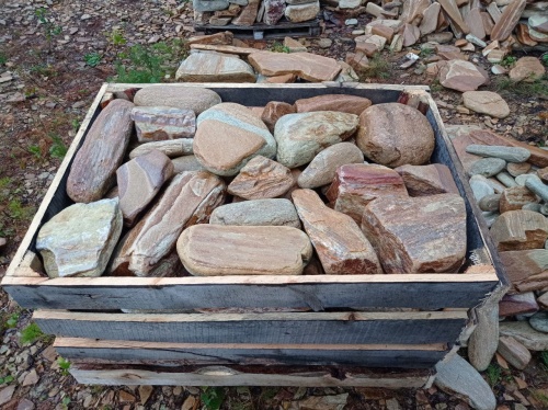 Златолит жёлтый, жёлто-зелёный глыбки и валуны для ланшафтного дизайна купить в Пласте