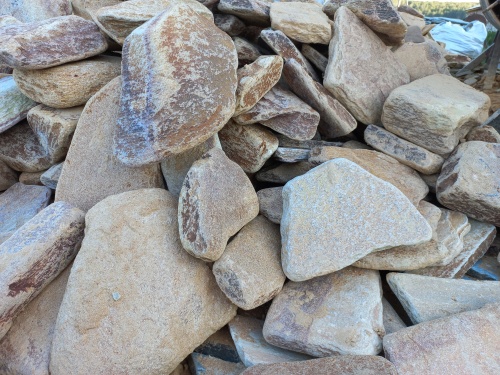 Златолит жёлтый, жёлто-зелёный глыбки и валуны для ланшафтного дизайна купить в Пласте