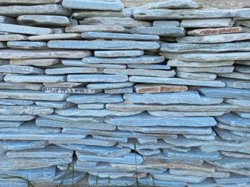 Плитняк златолит зелёный галтованный для цоколя купить в Пласте