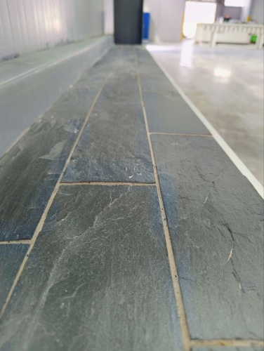 Плитка чёрная из натурального камня фасадная 30 см * 5 см, толщина 7 мм -30 мм купить в Пласте